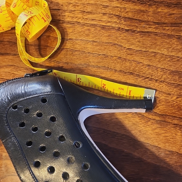 Women's Vaneli black open-toed heels size 8.5 - Picture 4 of 6